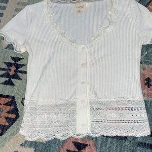 Womens cropped top with lace